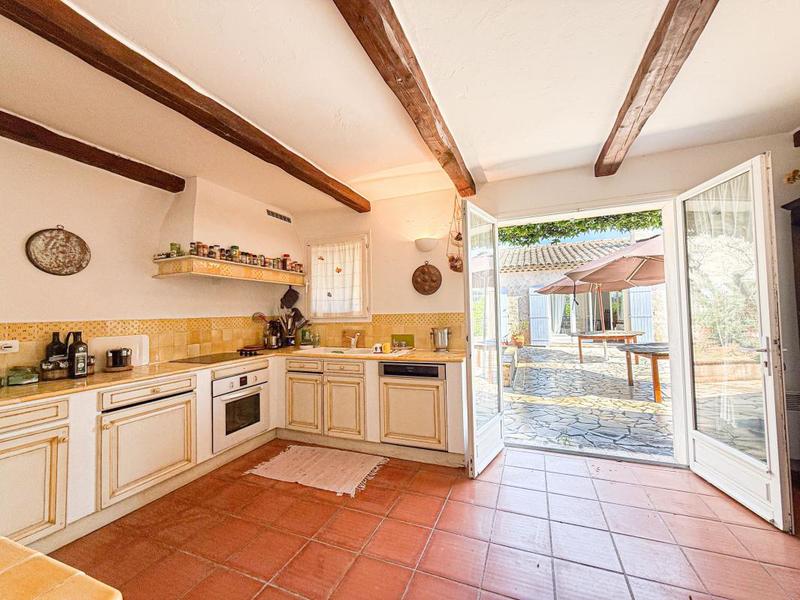 Maison chambre d'hôtes - 545 m² - 18 pièces