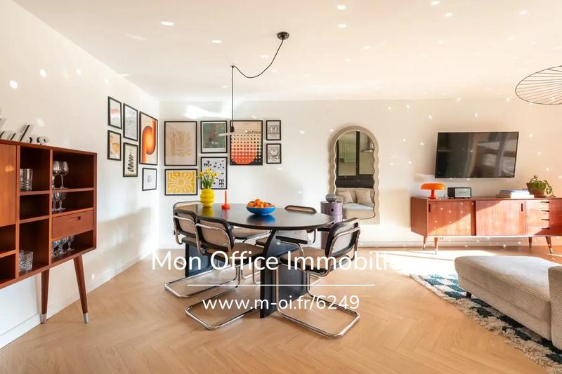 Appartement - 90 m² - 3 pièces