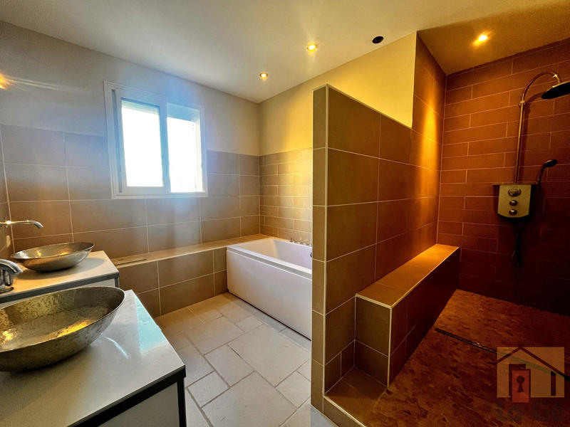 Maison - 145 m² - 4 pièces