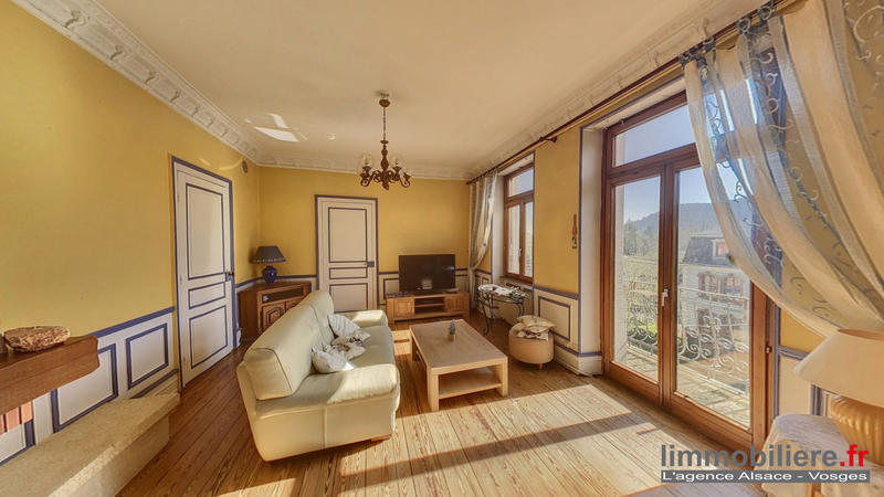 Maison traditionnelle - 200 m² - 8 pièces