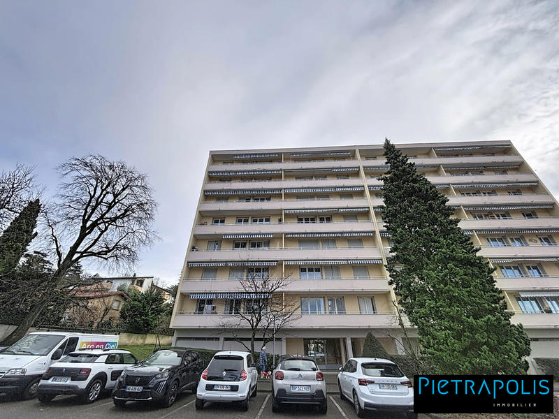 Appartement - 80 m² - 3 pièces