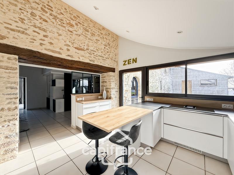 Maison - 298 m² - 10 pièces