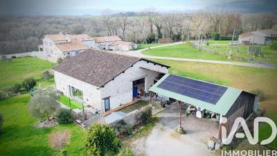 Maison - 339 m² - 5 pièces