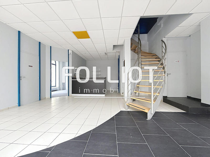 Local commercial - 120 m² - 6 pièces