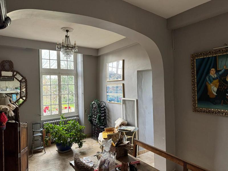 Demeure - 950 m² - 14 pièces