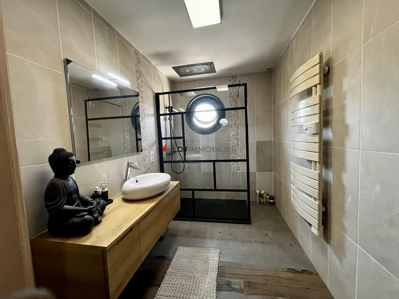 Maison - 210 m² - 5 pièces