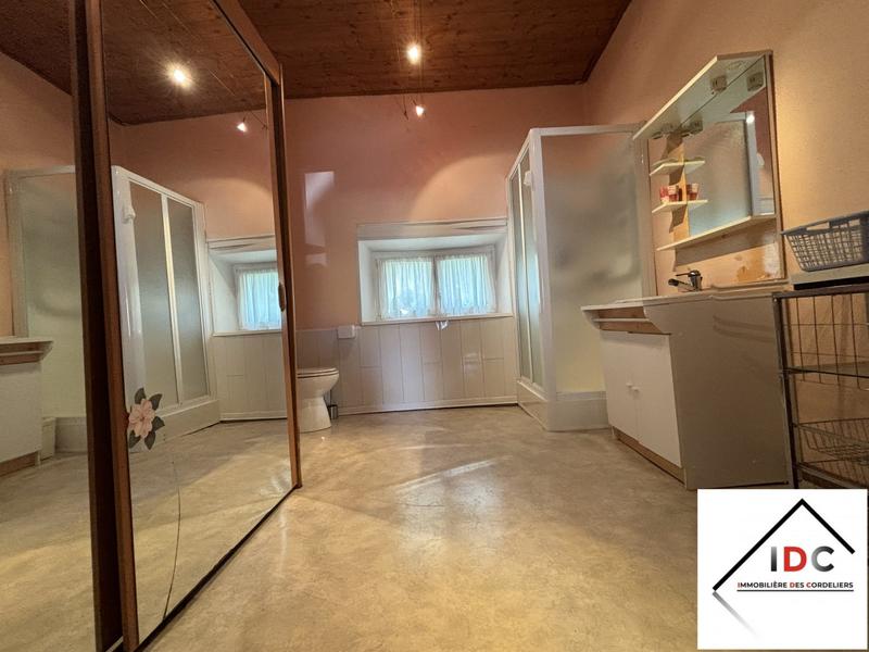 Maison - 190 m² - 6 pièces