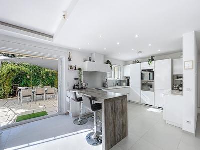 Villa - 160 m² - 6 pièces