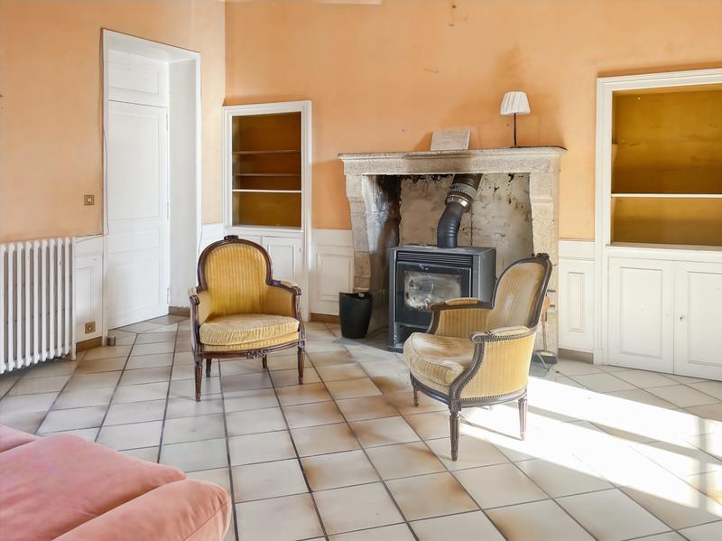 Maison - 239 m² - 8 pièces