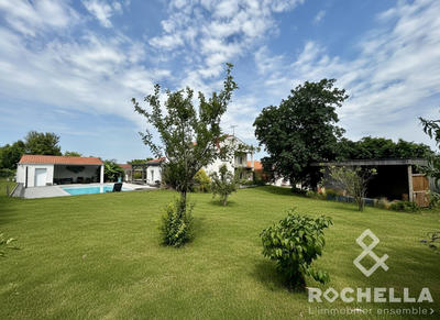 Maison traditionnelle - 198 m² - 7 pièces