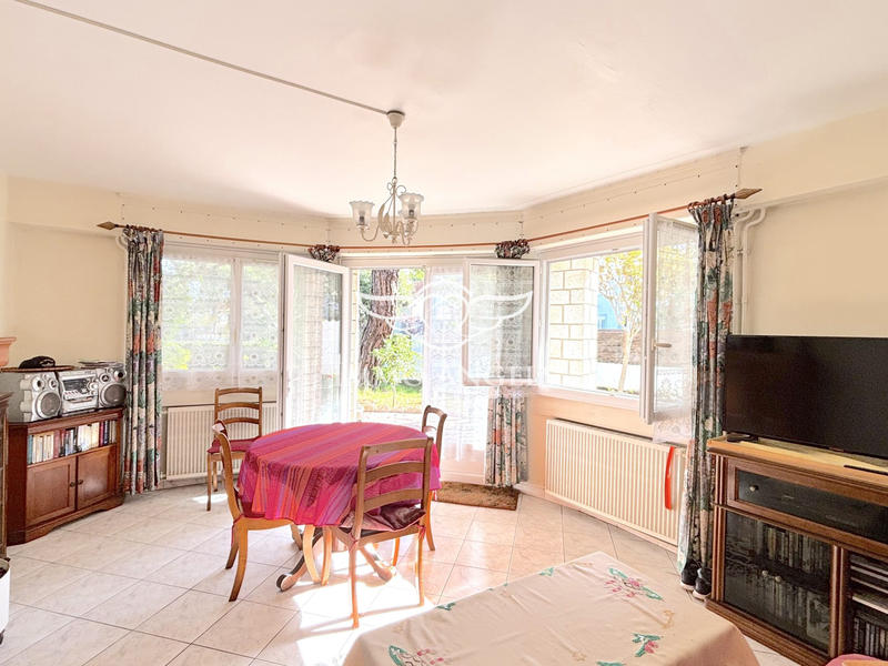 Maison - 153 m² - 8 pièces