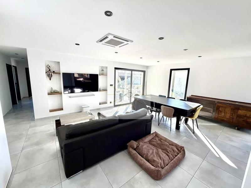 Maison - 110 m² - 4 pièces