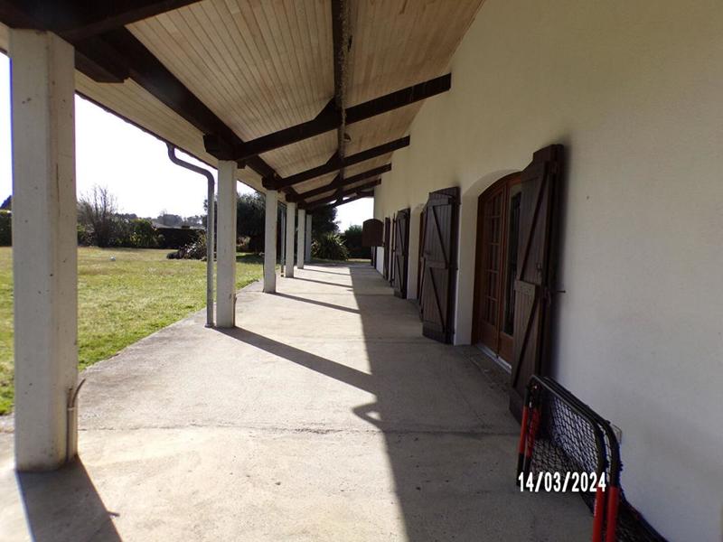 Villa - 253 m² - 6 pièces