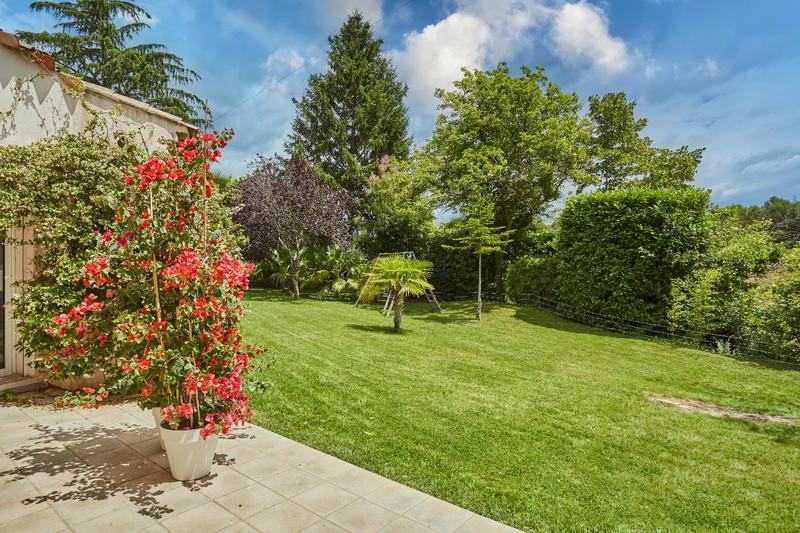 Maison - 240 m² - 9 pièces