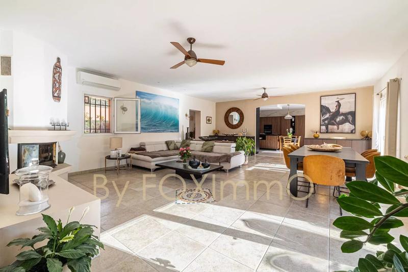 Maison - 330 m² - 9 pièces