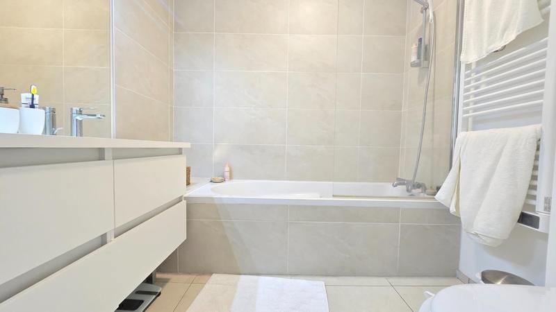 Appartement - 104 m² - 4 pièces