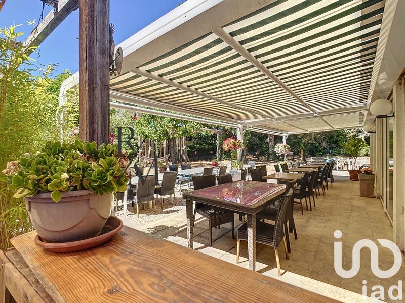 Maison - 330 m² - 12 pièces