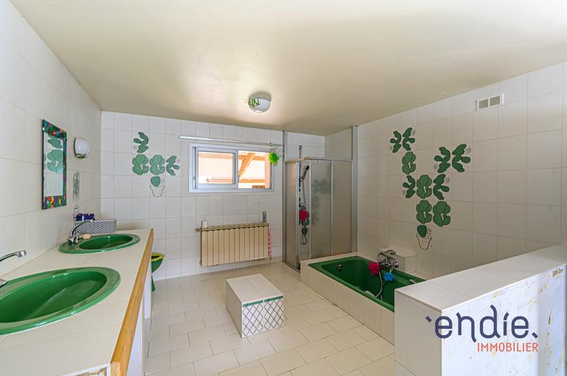 Maison - 167 m² - 7 pièces