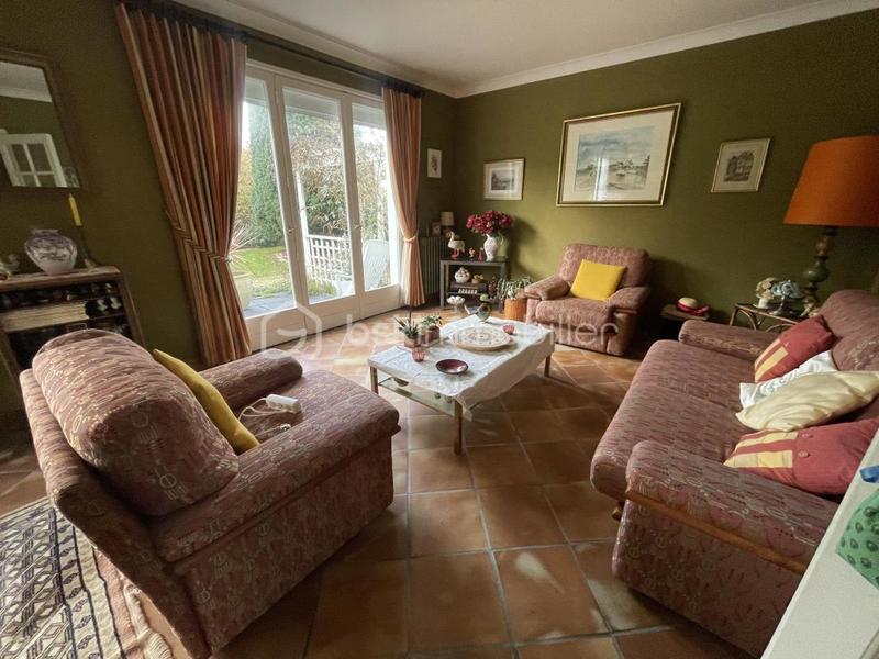 Maison traditionnelle - 140 m² - 6 pièces