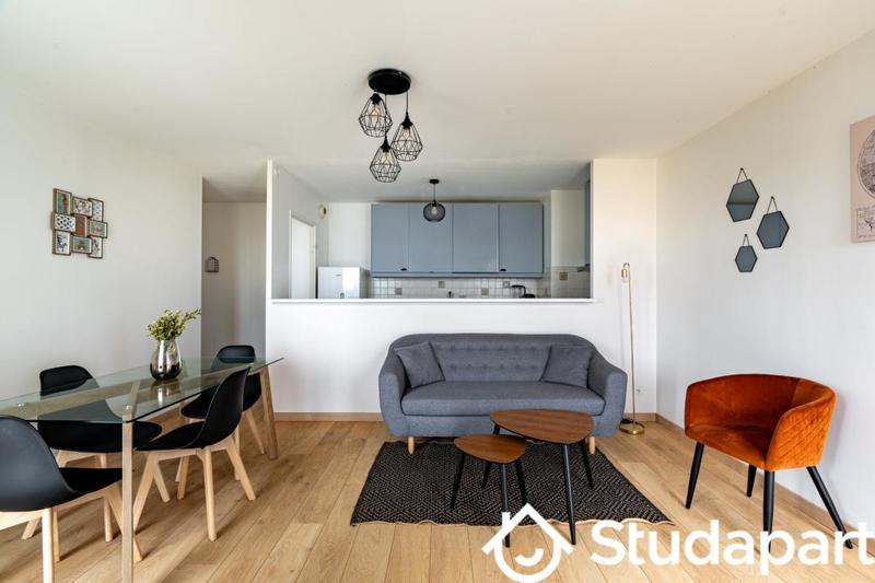 Chambre - 10 m² - 1 pièce