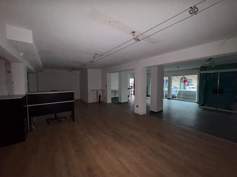Local commercial - 97 m² - 2 pièces