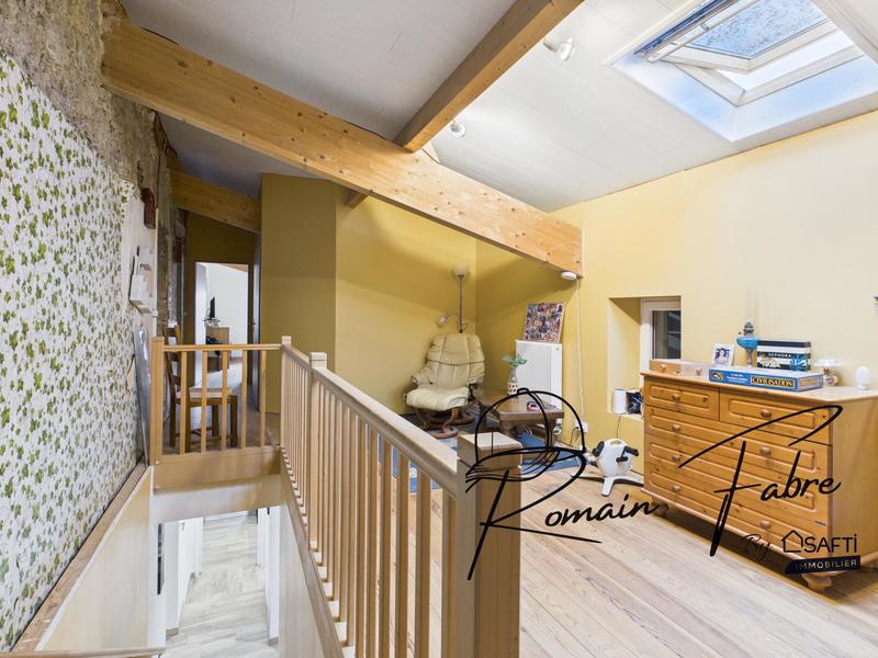 Maison - 221 m² - 6 pièces