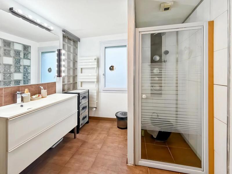 Maison - 230 m² - 6 pièces