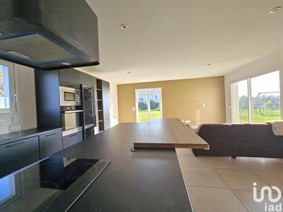 Maison - 99 m² - 4 pièces