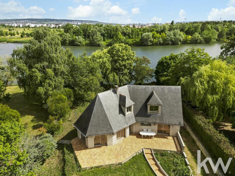 Maison - 150 m² - 7 pièces