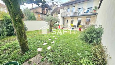 Maison - 184 m² - 10 pièces