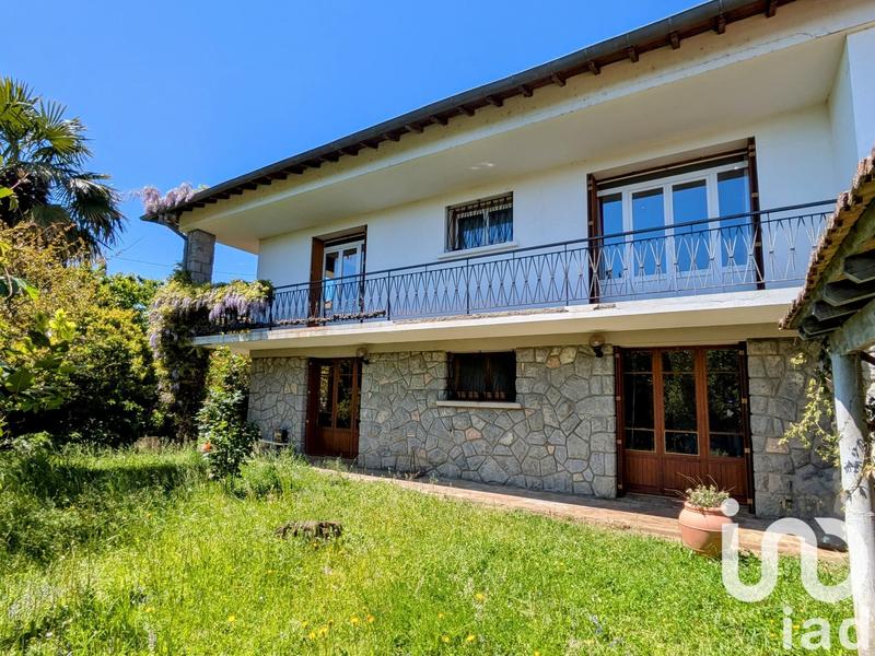 Maison - 203 m² - 5 pièces