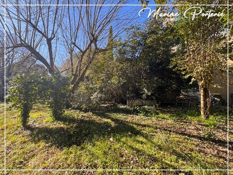 Maison traditionnelle - 420 m² - 13 pièces