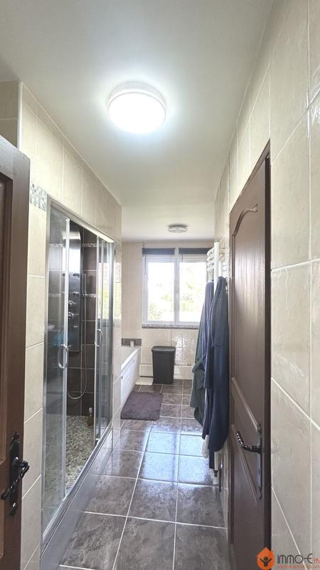 Maison - 170 m² - 6 pièces