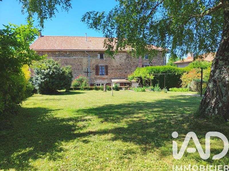 Maison de village - 235 m² - 8 pièces