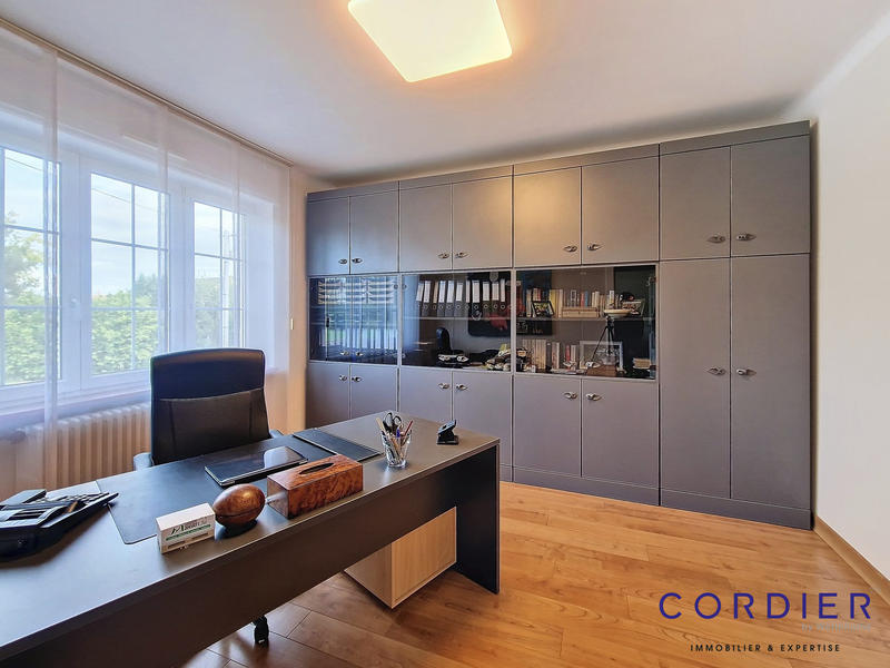 Maison - 150 m² - 8 pièces