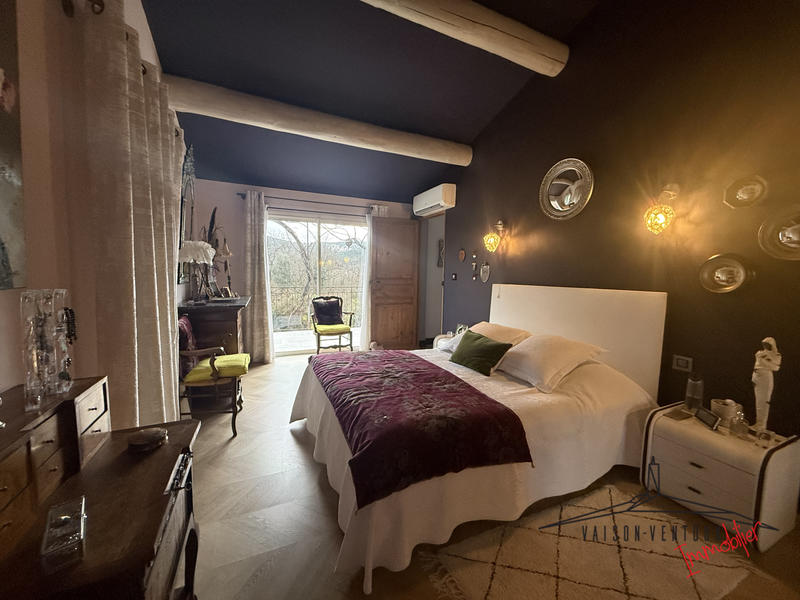 Maison - 185 m² - 7 pièces