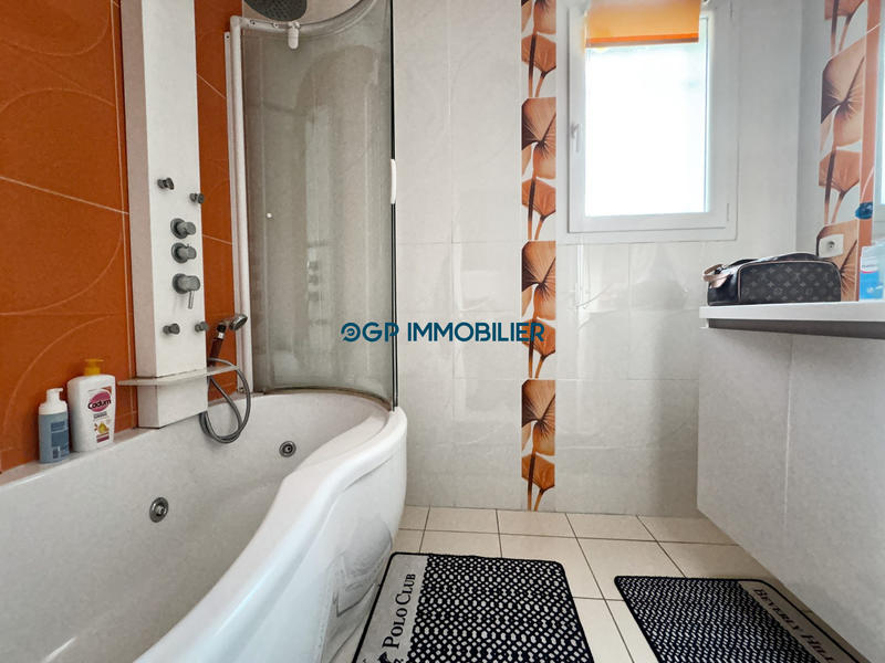 Maison - 147 m² - 6 pièces