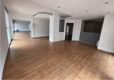 Local commercial - 170 m² - 1 pièce