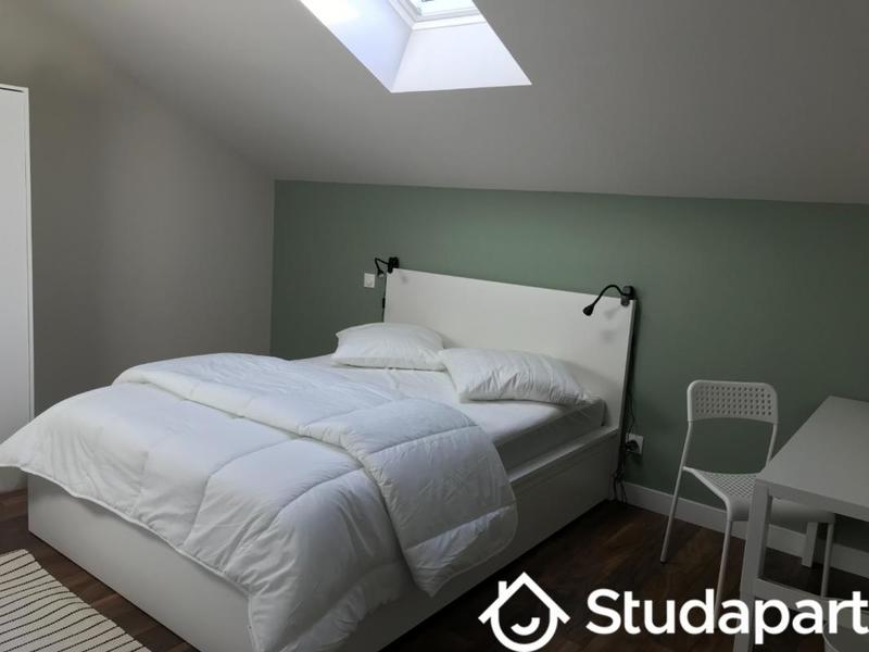 Chambre - 11 m² - 1 pièce