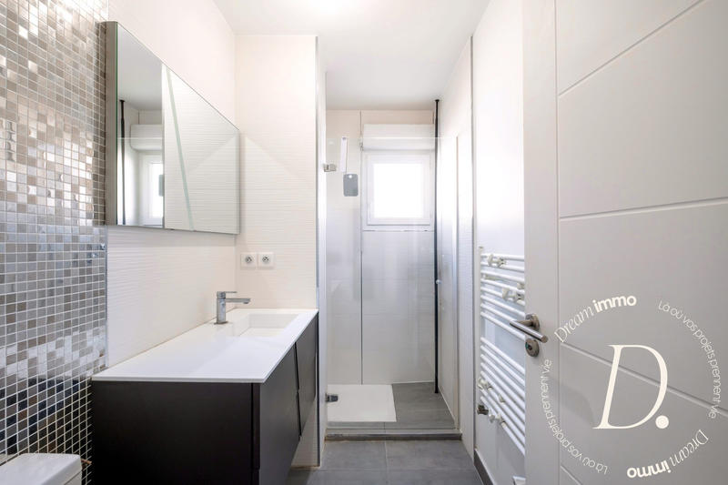 Appartement - 90 m² - 4 pièces