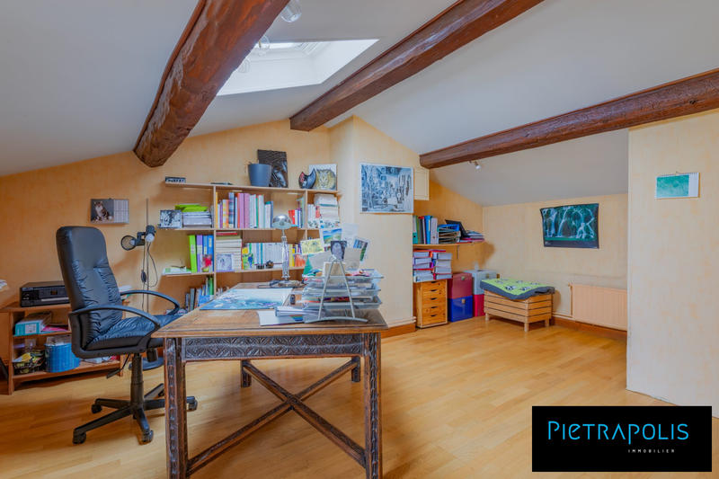 Maison - 186 m² - 7 pièces