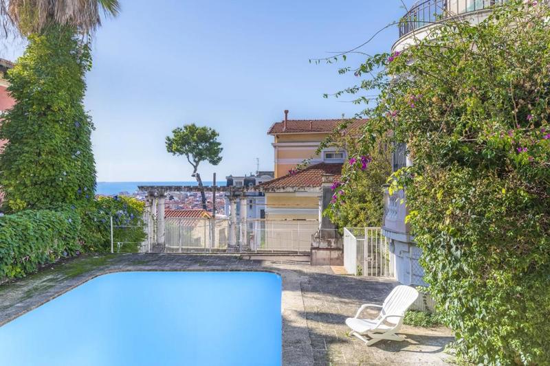 Maison de maîtres - 420 m² - 11 pièces