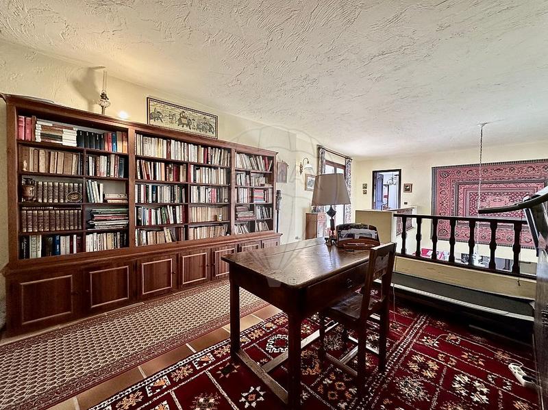 Propriété - 307 m² - 10 pièces