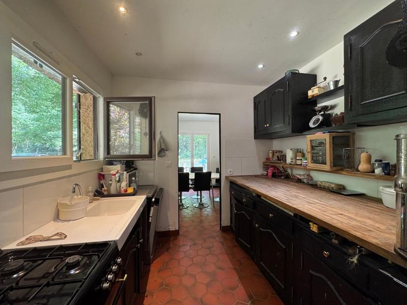 Maison - 218 m² - 9 pièces