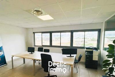 Bureau - 75 m² - 3 pièces