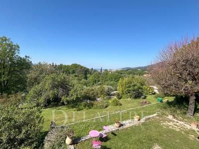 Villa - 250 m² - 9 pièces