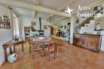 Maison - 450 m² - 12 pièces