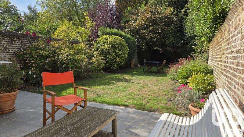 Maison - 255 m² - 10 pièces