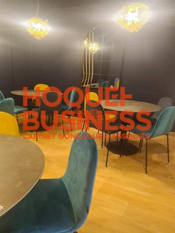 Local commercial - 194 m² - 5 pièces