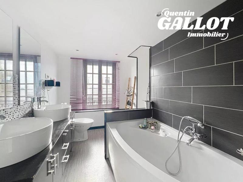 Maison - 183 m² - 6 pièces